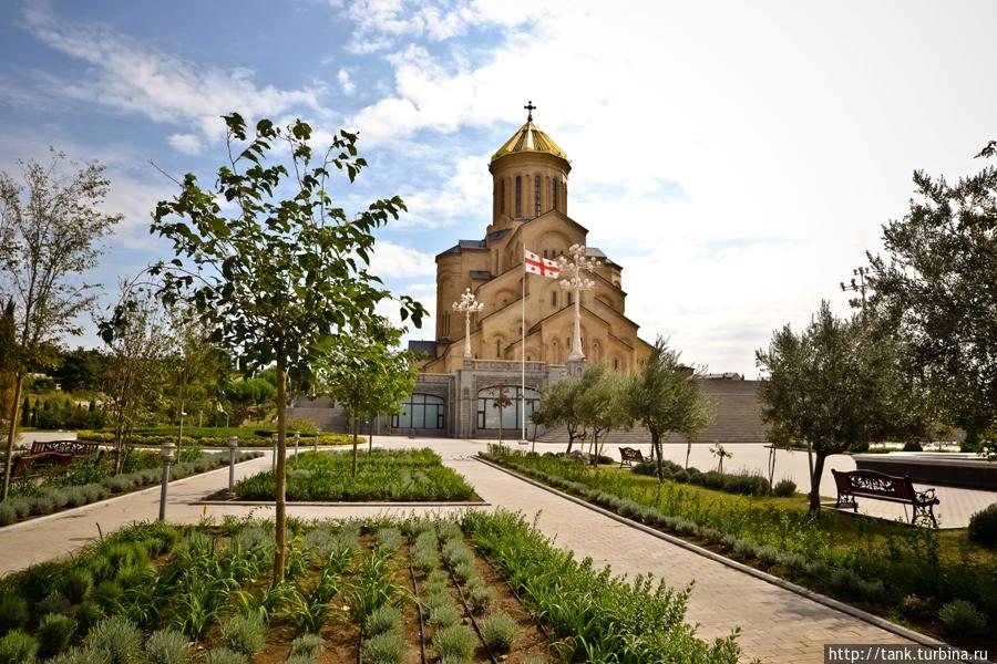 Тбилиси. Цминда Самеба или Собор Святой Троицы Тбилиси, Грузия