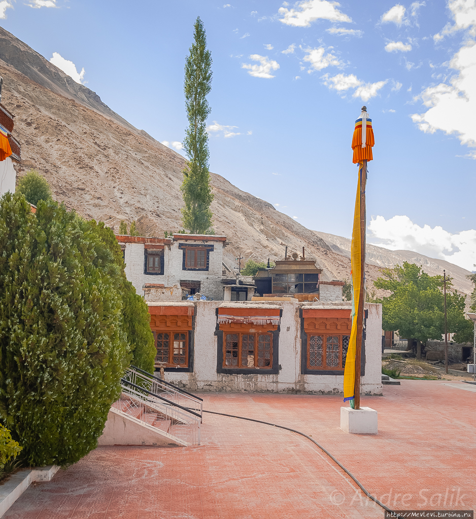 Монастырь Самсталинг недалеко от деревни Сумур Лех, Индия