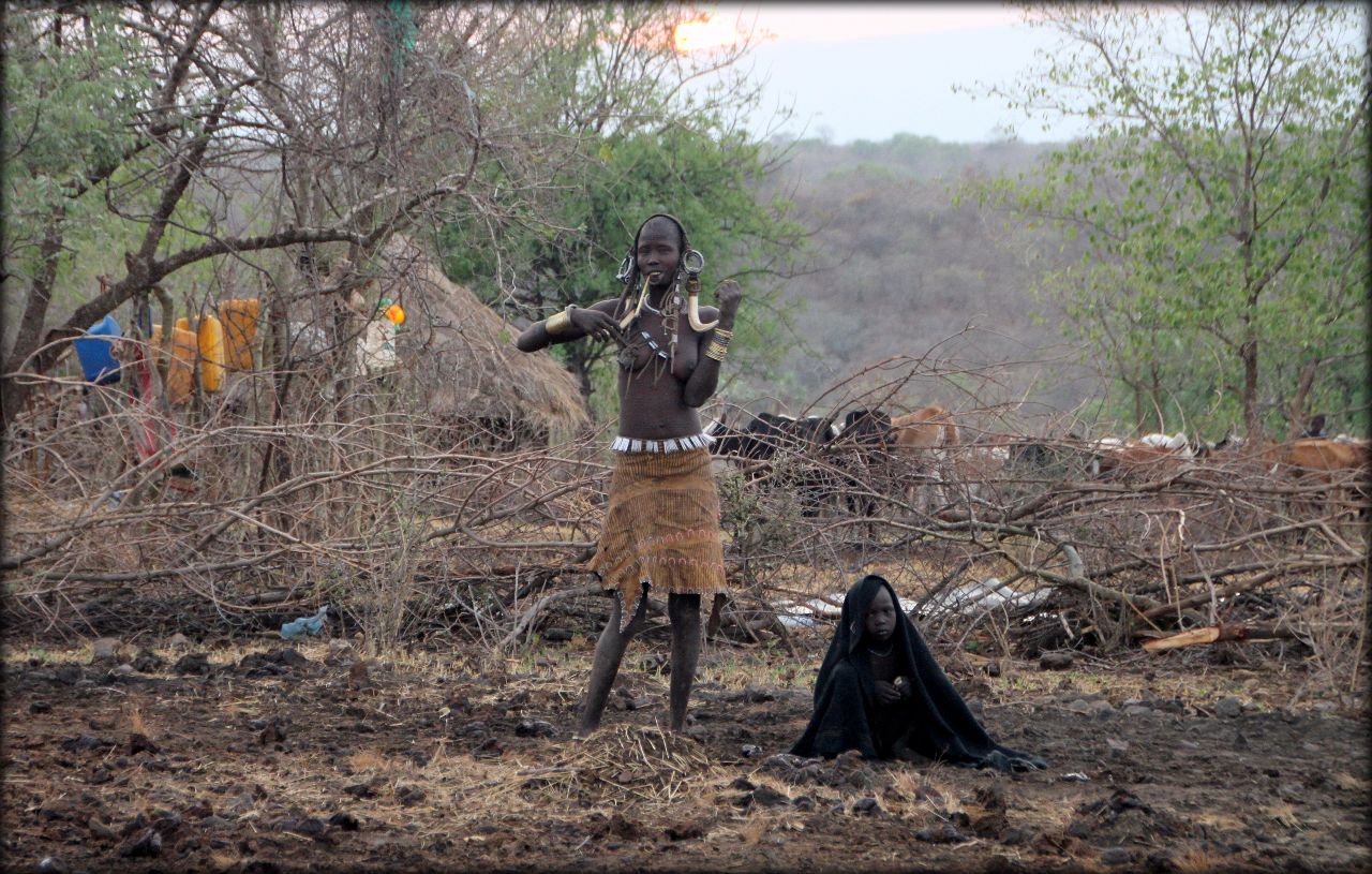 Южная Эфиопия — деревня племени Мурси ч.2 Нижняя долина реки Омо, Эфиопия
