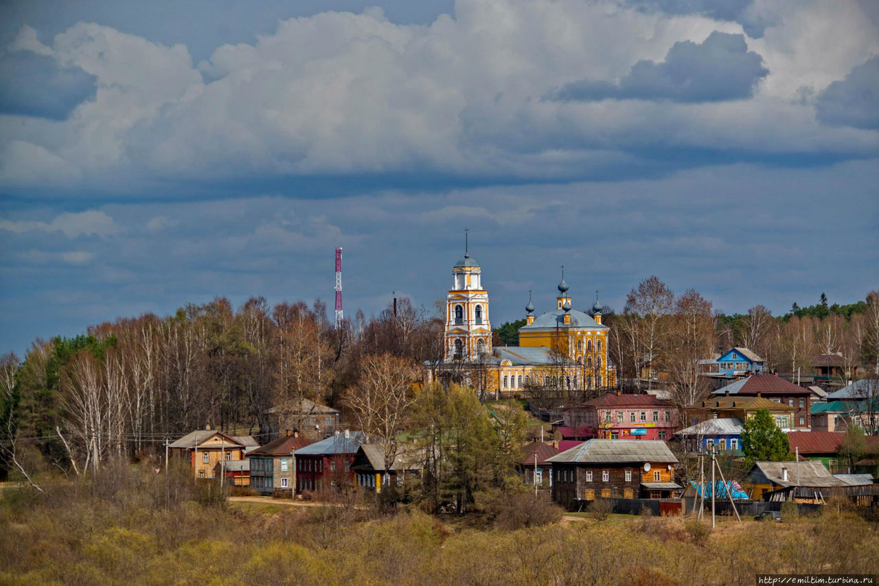 Вид на Кологрив с моста через реку Унжа Кологрив, Россия