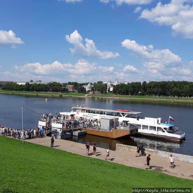 Тверь. Часть 1: Набережная С. Разина, Городской сад, Река. Тверь, Россия