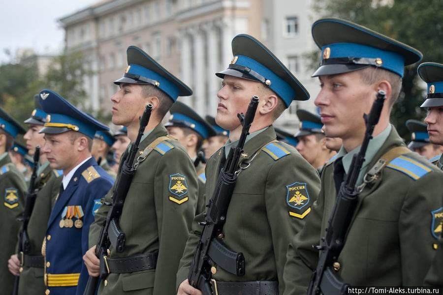 На брусчатке главной площади (Воронеж) Воронеж, Россия