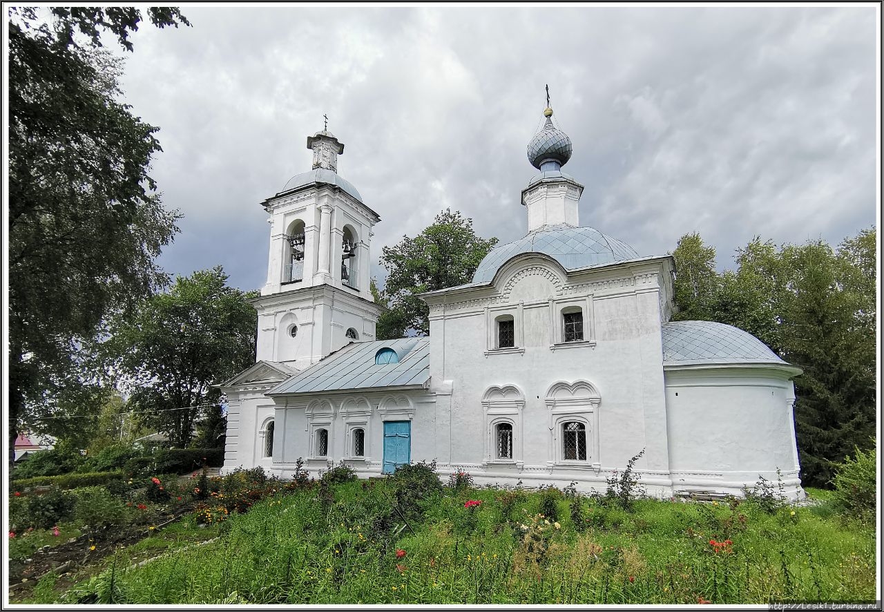 Успенский и Богоявленский храмы Белозерск, Россия