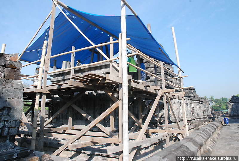 Севу  на ремонте Джокьякарта, Индонезия