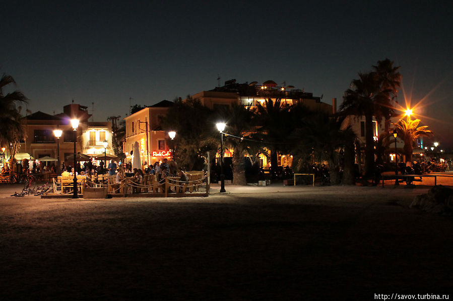 Прогулка по ночному городу Остров Крит, Греция