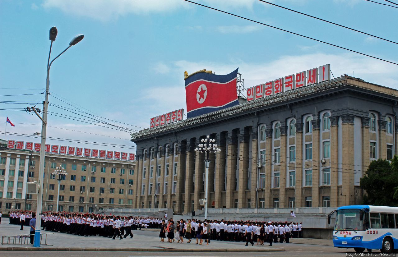 Площадь имени Ким Ир Сена Пхеньян, КНДР