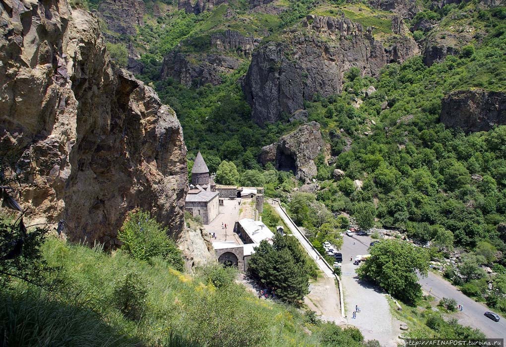 Пещерный монастырь Гегард - объект ЮНЕСКО