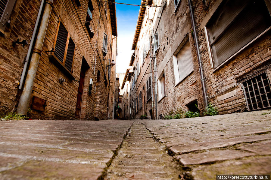 Урбино — на родине Рафаэля Урбино, Италия