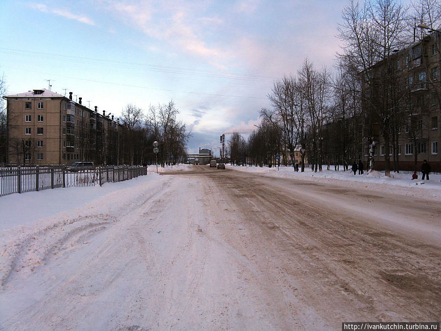 Посёлок первомайский новодвинск. Комсомольская площадь новодвинск. Новодвинск площадь города. Новодвинск архангельская область погода. Церковь новодвинск.