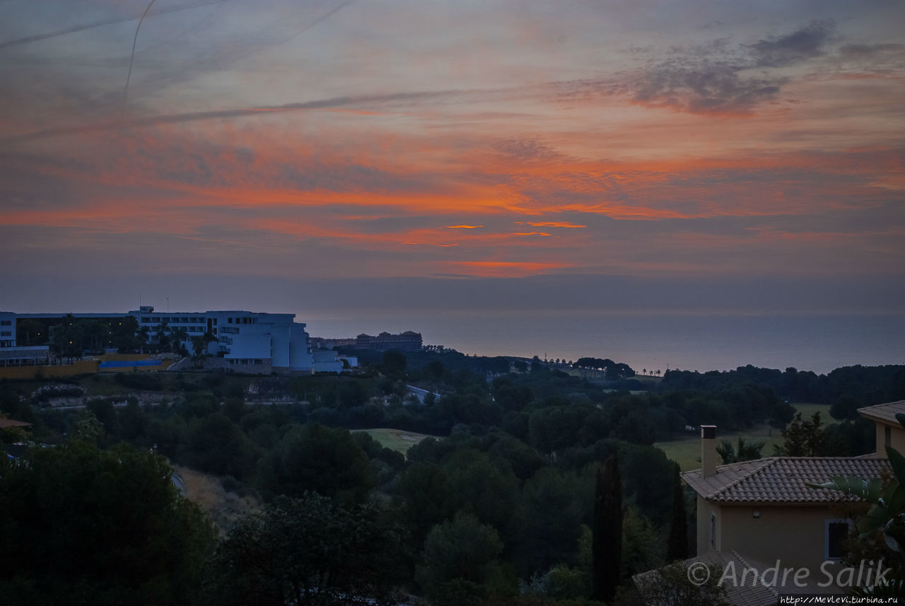 Зимнее утро на Средиземном Ситжес, Испания