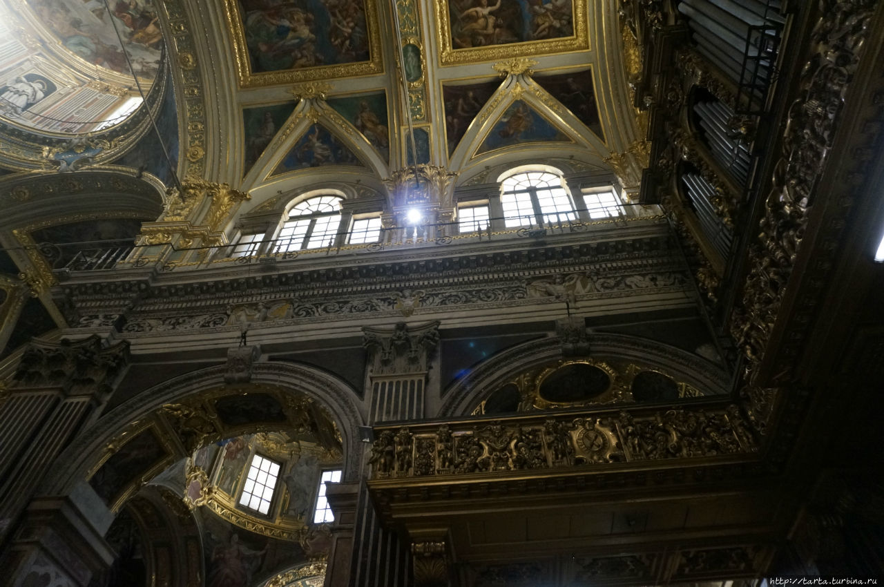 Соборы, церкви и даже монастырские руины… Генуя, Италия