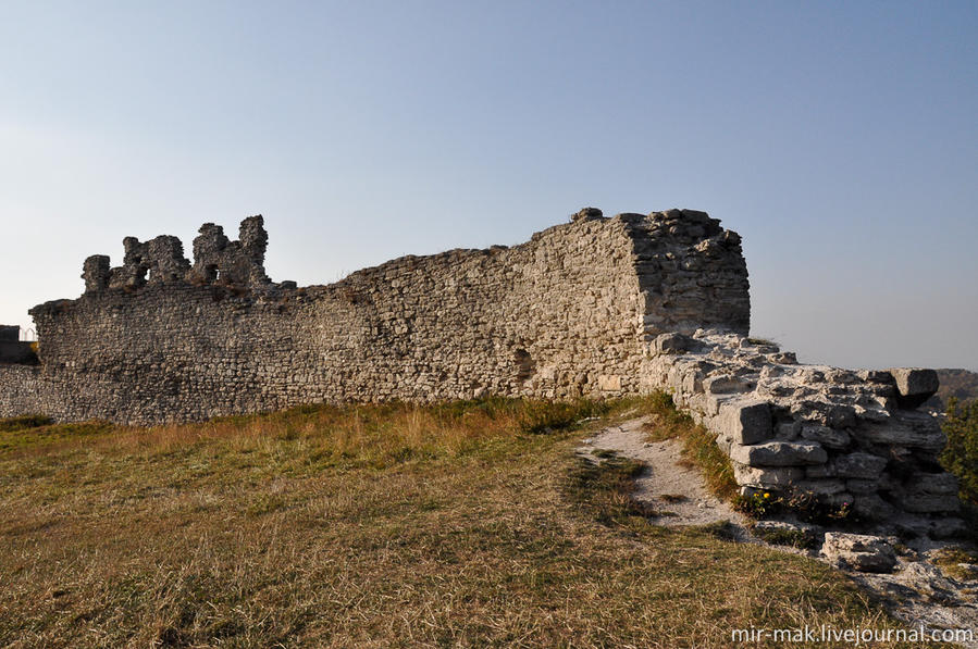 Остатки крепостных стен. Кременец, Украина