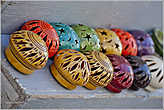 Всякие разноцветные керамические сувениры. Мы их еще много увидим в Сафи — центре гончарного производства...
*