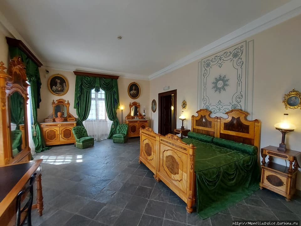 Королевский дворец Castello Reale di Sarre Аоста, Италия