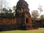 Центральный пранг храма (пранг- высокая башня в кхмерском стиле). Этот объект был воздвигнут в честь бога Шивы, внутри ещё сохранились статуи для поклонения.
