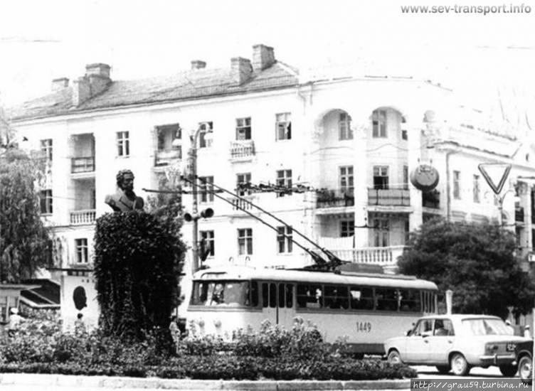 Памятник Пушкину (фото из интернета) Севастополь, Россия