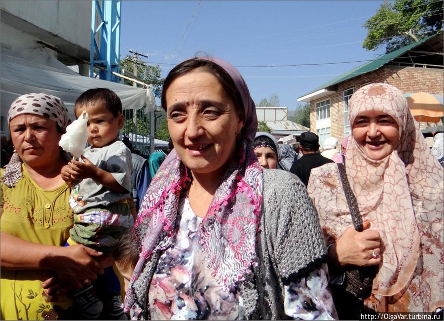 Народ здесь приветливый и улыбчивый Арсланбоб, Киргизия