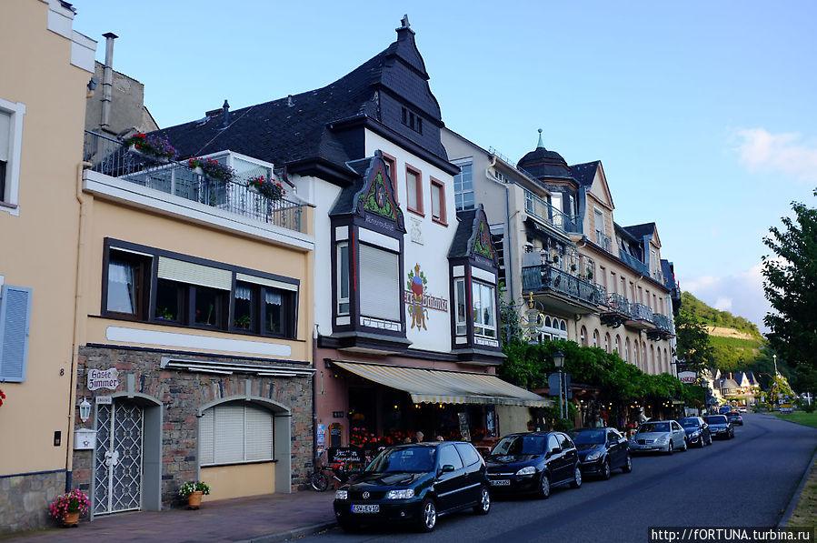 Городок для туристов Рюдесхайм-на-Рейне, Германия