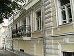 В этом доме жил Фёдор Григорьевич Волков (1729-1763) первый русский актёр, основатель национального русского театра.