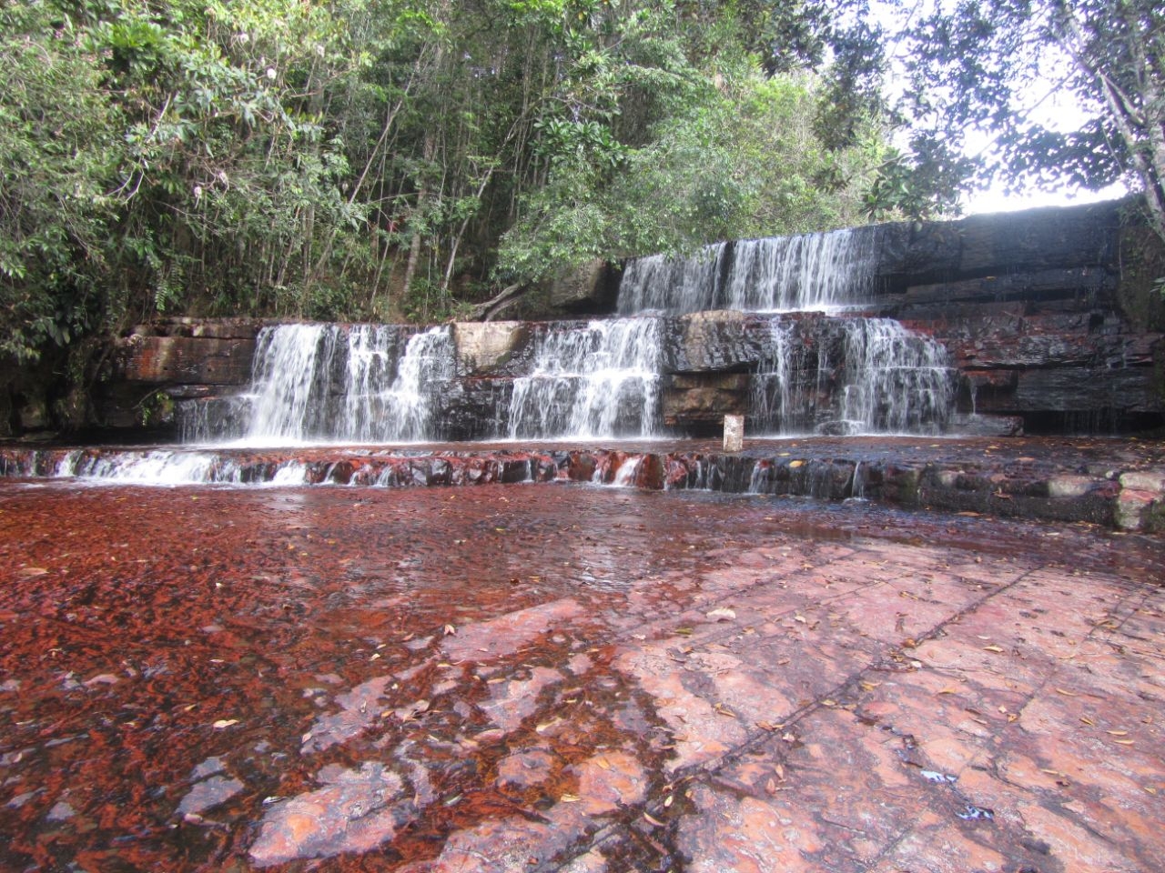 Яшмовый водопад (Како Пару) Национальный парк Канайма, Венесуэла