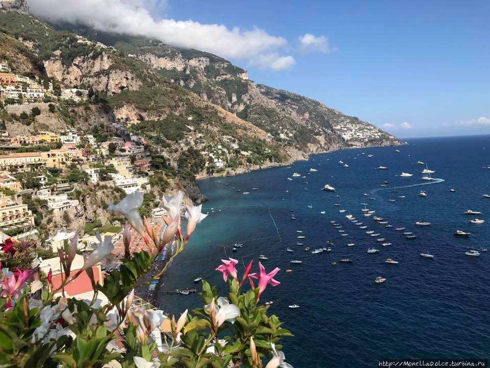 Positano:маршрут сверху вниз до набережной Marina Grande Позитано, Италия