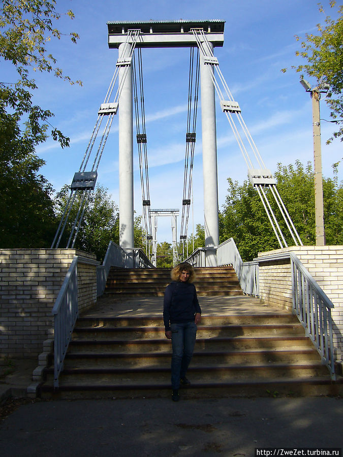 мост через приток Сяси к проходной ЦБК Сясьстрой, Россия