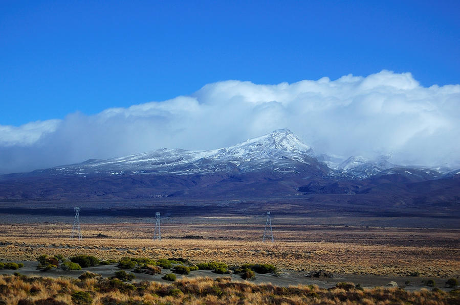 Вид на склон вулкана Руапеху с Пустынной дороги Веллингтон, Новая Зеландия