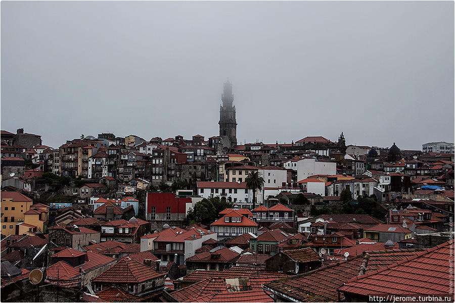 Вид на старый город Порто, Поргугалия. (View of the Old City of Porto.) Порту, Португалия