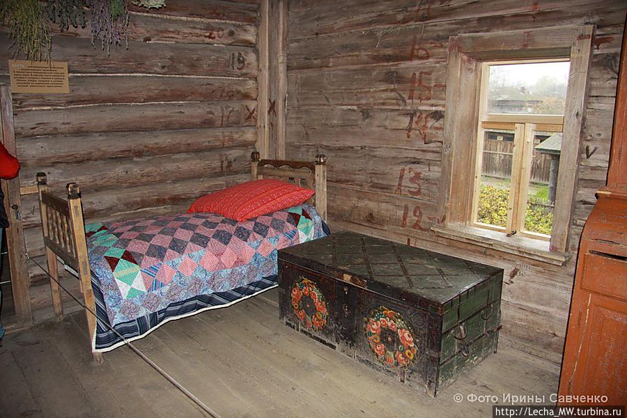Все рядом и кровать и богатство ( сундук) Суздаль, Россия