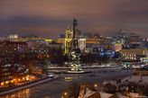 Величественный памятник Петру Первому у разделения Москвы-реки и Водоотводного канала