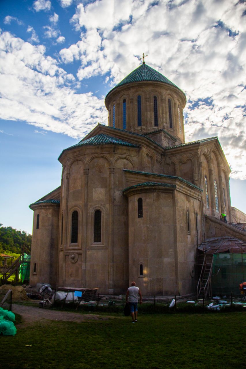 Гелатский монастырь Богородицы Кутаиси, Грузия