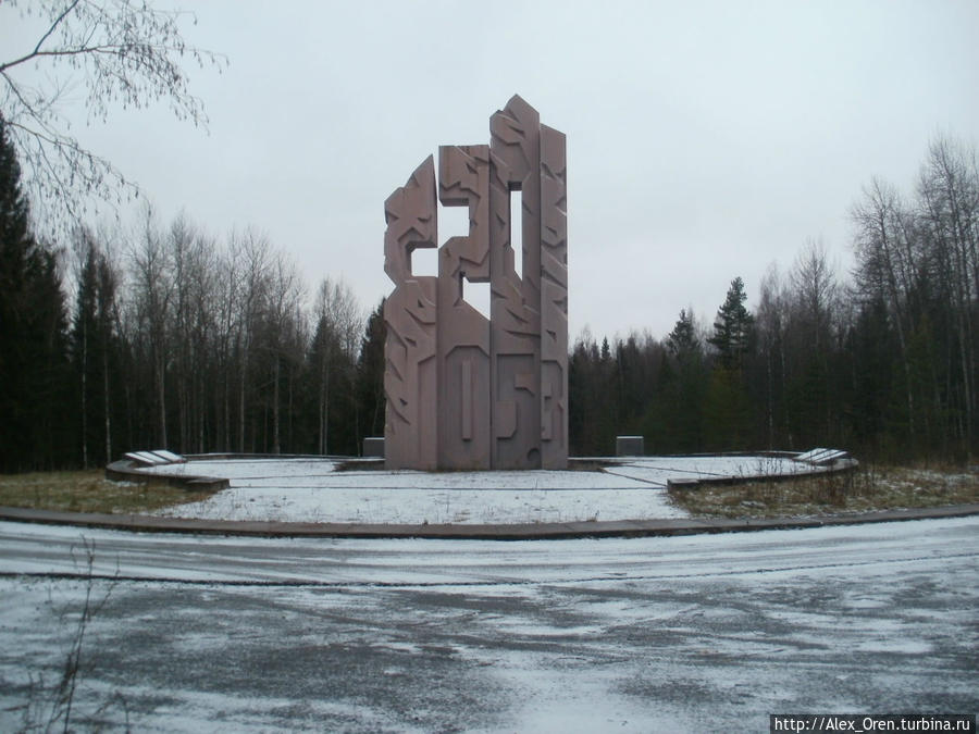 Новый памятник поставили в 1990-е годы. Гостилицы, Россия