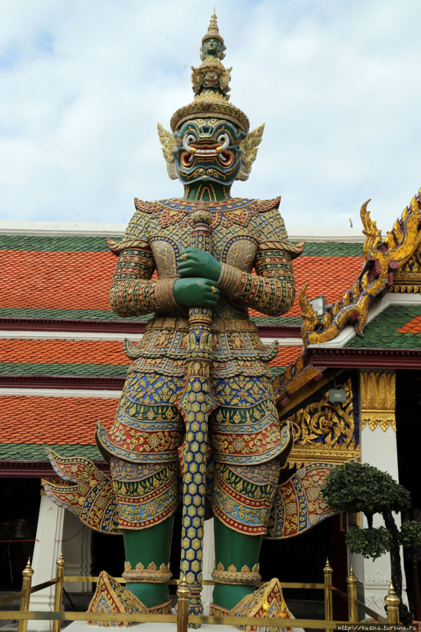 Якша, охраняет сокровище Богов Бангкок, Таиланд