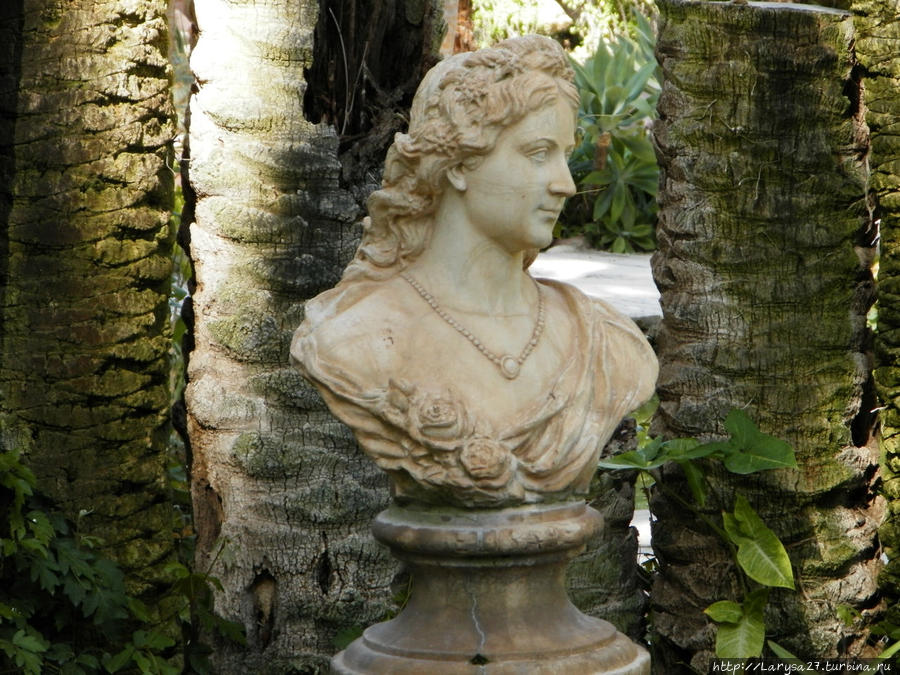 Скульптура Елизаветы Австрийской — Сиси Эльче, Испания