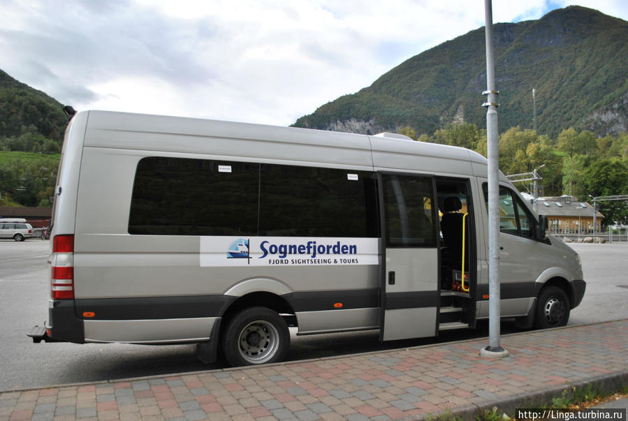 Микроавтобус из Флома на Стегастейн Флом, Норвегия
