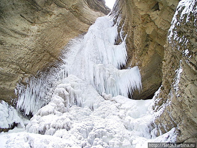 Ледопад на реке Адай-Су Майкоп, Россия