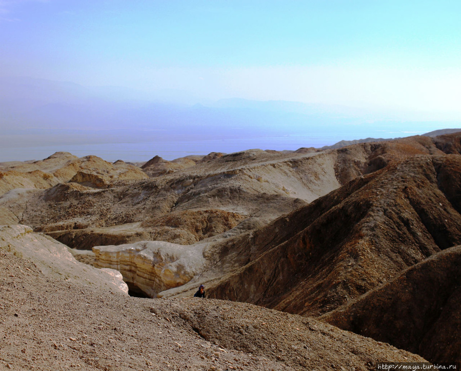 По рыбному пути на соленой горе Мертвое море, Израиль