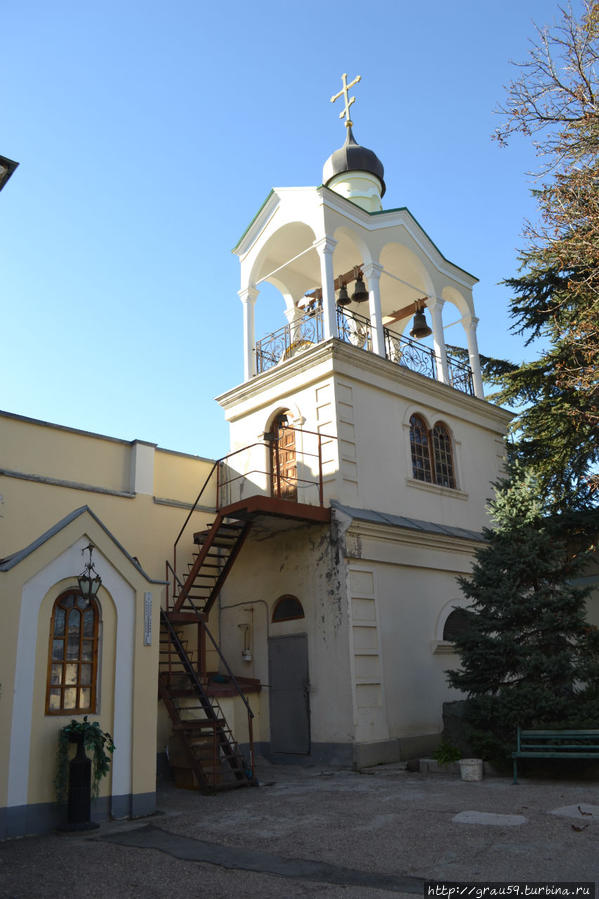 Церковь Трех Святителей Симферополь, Россия