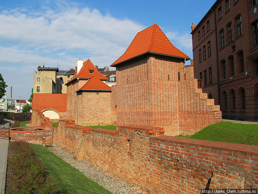 Остатки крепостной стены. Познань, Польша