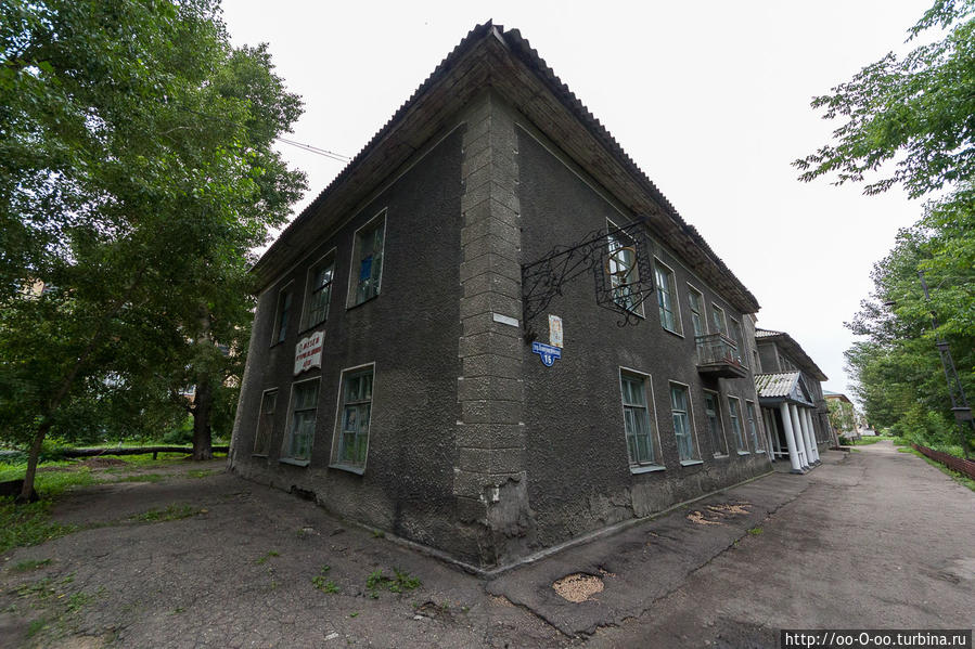 Неприметное здание снаружи Рубцовск, Россия