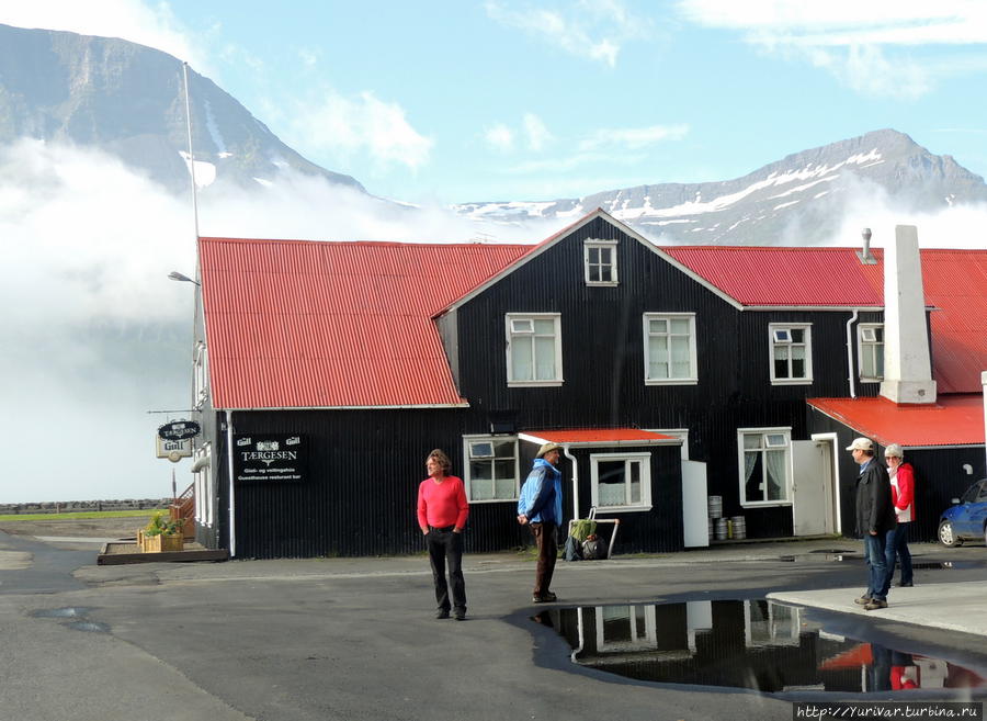 Hotel Taergesen B&B ($130-140/room) в городке Рейдарфьордур Дьюпивогур, Исландия