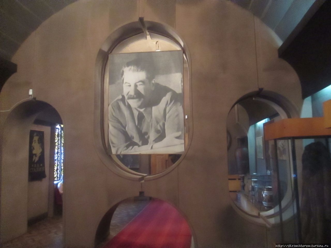 Вторая часть экспозиции - 1941-53 и подарки Сталину