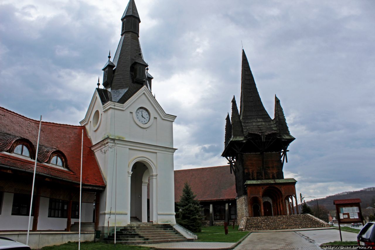 Церковь св. Михаила и Городская ратуша Какашд, Венгрия