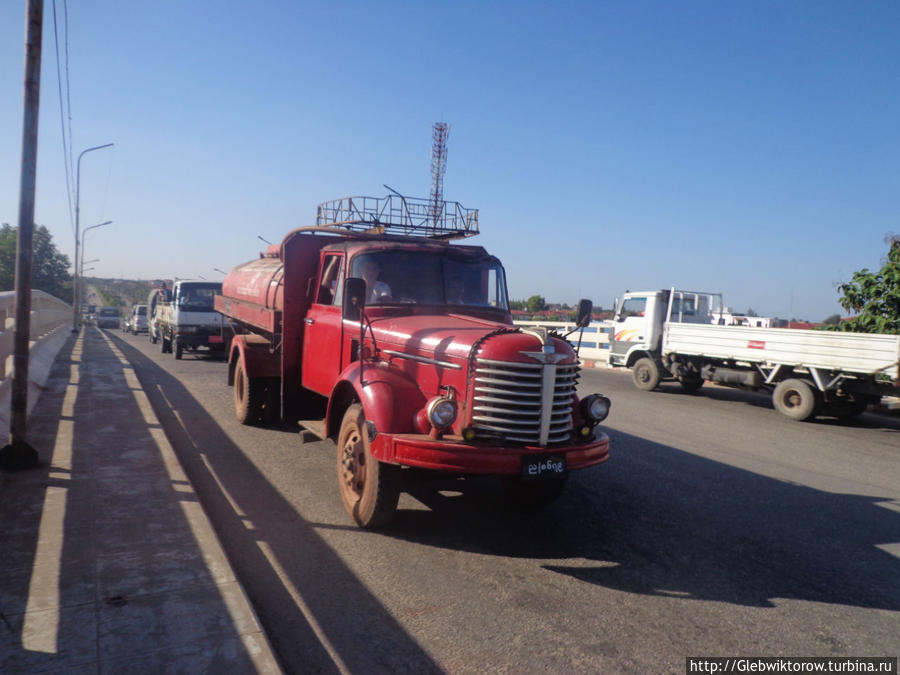 Нетуристический Янгон. Прогулка по Thanthumar Rd. Янгон, Мьянма