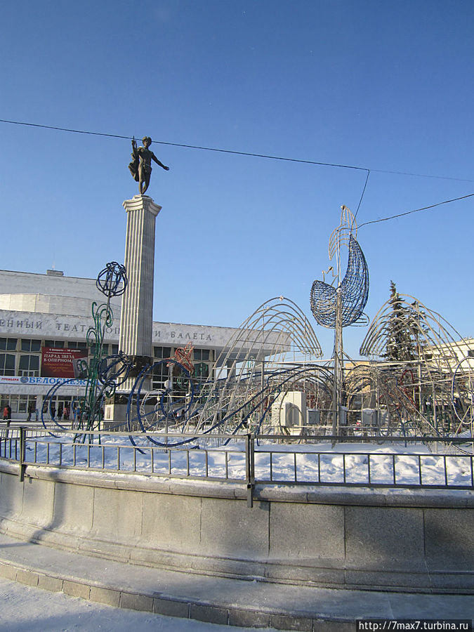 Скульптура Аполлона Красноярск, Россия