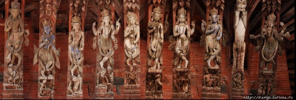 Коллаж из резных деталей распорок храма Джаган Нараян. Из интернета Коллаж из резных деталей распорок храма Джаган Нараян. Из интернета