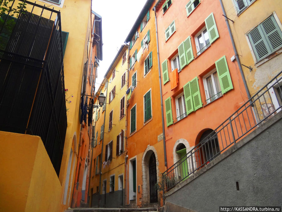 Ницца — несколько километров  от итальянской границы Ницца, Франция