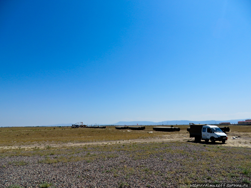 На вертолете на Кольсай и Чарын Кольсайские Озера Национальный Парк, Казахстан