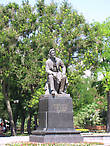 Памятник Чехову в Чеховском сквере. Скульптор И.М.Рукавишников.