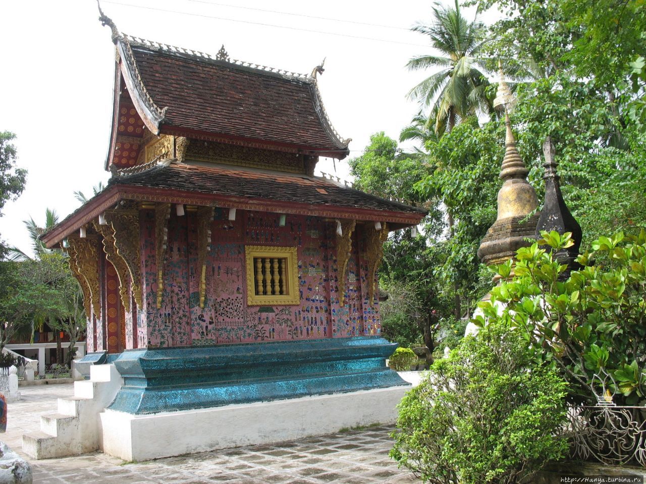 Хранилище Типитаки в Сиенгтхонг Вате / Wat Xieng Thong Tripitaka Library